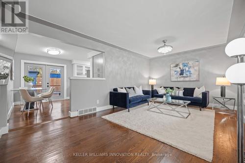 502 Manchester Road, Kitchener, ON - Indoor Photo Showing Living Room