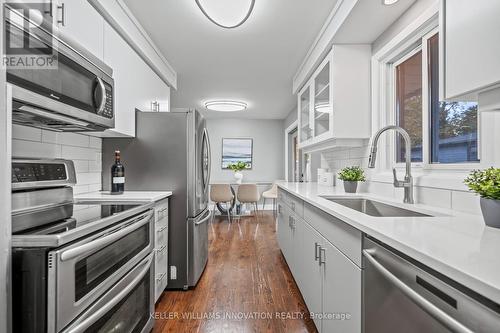 502 Manchester Road, Kitchener, ON - Indoor Photo Showing Kitchen With Upgraded Kitchen