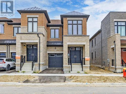 8 Schmeltzer Crescent, Richmond Hill, ON - Outdoor With Facade