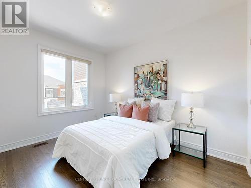 8 Schmeltzer Crescent, Richmond Hill, ON - Indoor Photo Showing Bedroom