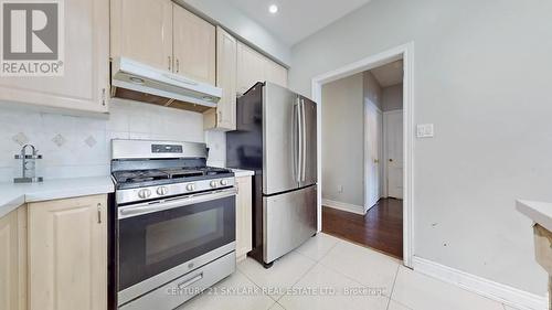 228 Lormel Gate S, Vaughan, ON - Indoor Photo Showing Kitchen