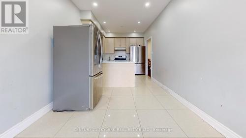 228 Lormel Gate S, Vaughan, ON - Indoor Photo Showing Kitchen