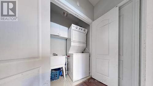 228 Lormel Gate S, Vaughan, ON - Indoor Photo Showing Laundry Room