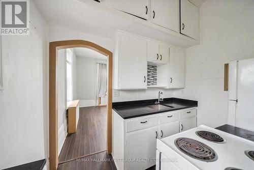 35 Toronto Street N, Uxbridge, ON - Indoor Photo Showing Kitchen