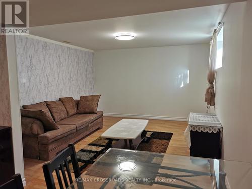 Bsmt - 436 Balkan Road, Richmond Hill, ON - Indoor