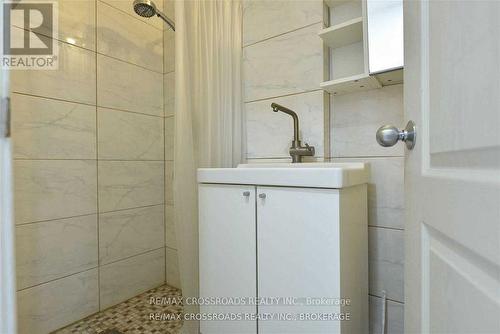 Main - 436 Balkan Road, Richmond Hill, ON - Indoor Photo Showing Bathroom