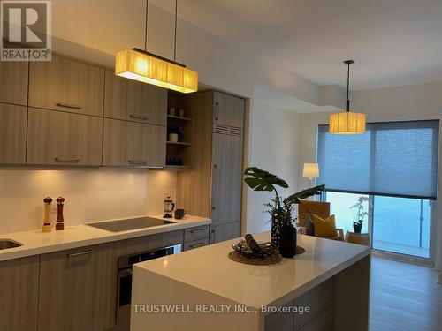 4407 - 1080 Bay Street, Toronto, ON - Indoor Photo Showing Kitchen