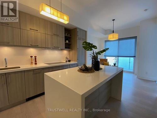 4407 - 1080 Bay Street, Toronto, ON - Indoor Photo Showing Kitchen