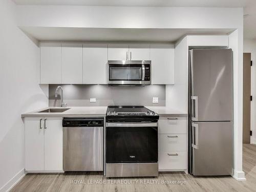 702-30 Tretti Way, Toronto, ON - Indoor Photo Showing Kitchen With Stainless Steel Kitchen