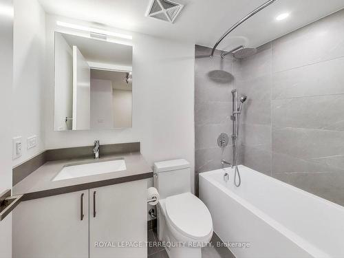 702-30 Tretti Way, Toronto, ON - Indoor Photo Showing Bathroom