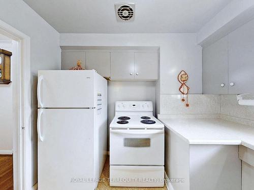 55 Cocksfield Ave, Toronto, ON - Indoor Photo Showing Kitchen