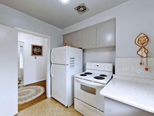 55 Cocksfield Ave, Toronto, ON - Indoor Photo Showing Kitchen