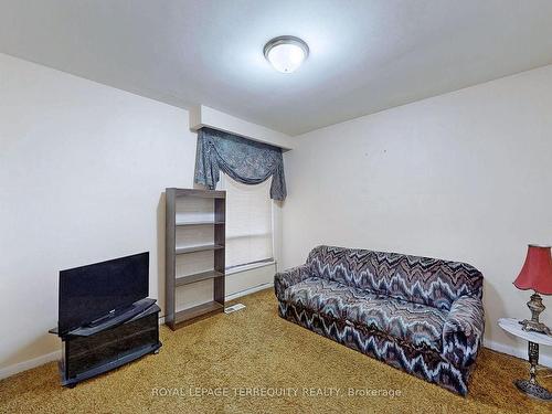 55 Cocksfield Ave, Toronto, ON - Indoor Photo Showing Bedroom