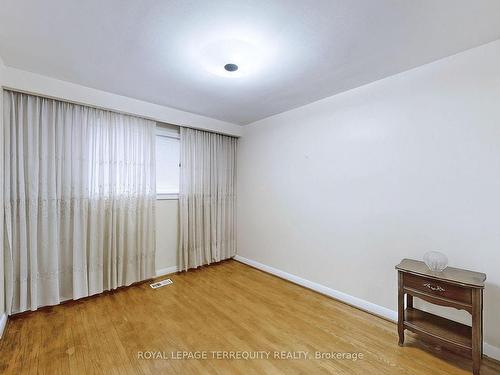 55 Cocksfield Ave, Toronto, ON - Indoor Photo Showing Other Room