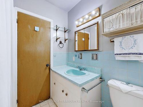 55 Cocksfield Ave, Toronto, ON - Indoor Photo Showing Bathroom