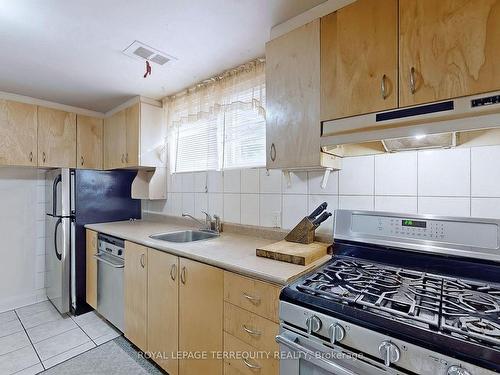 55 Cocksfield Ave, Toronto, ON - Indoor Photo Showing Kitchen