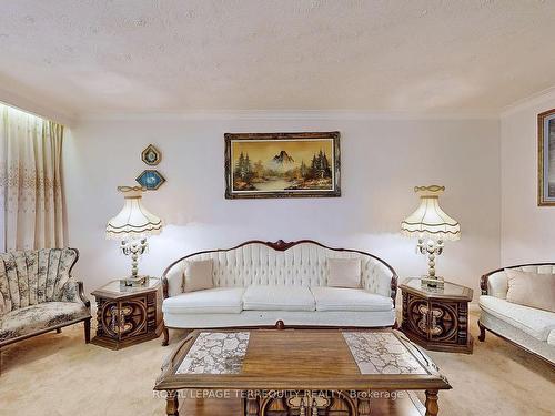 55 Cocksfield Ave, Toronto, ON - Indoor Photo Showing Living Room