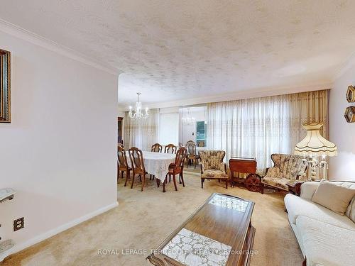 55 Cocksfield Ave, Toronto, ON - Indoor Photo Showing Living Room