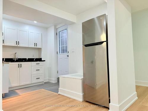 Bsmt-1569 Edgecroft Dr, Pickering, ON - Indoor Photo Showing Kitchen