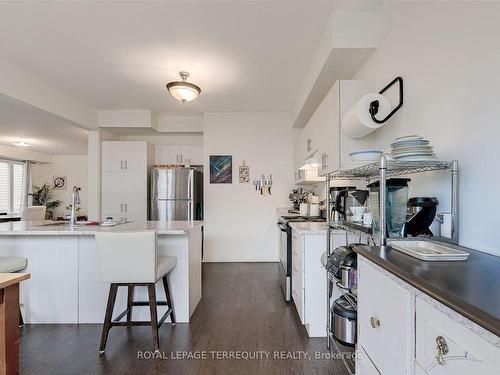 137 East Shore Dr, Clarington, ON - Indoor Photo Showing Kitchen