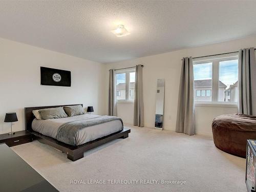 137 East Shore Dr, Clarington, ON - Indoor Photo Showing Bedroom