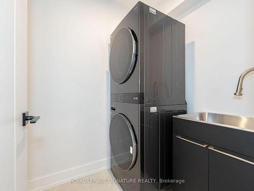 99 Yardley Ave, Toronto, ON - Indoor Photo Showing Laundry Room