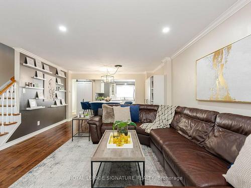 4-3011 Centennial Dr, Burlington, ON - Indoor Photo Showing Living Room