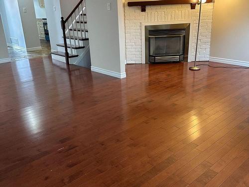 20-3420 South Millway, Mississauga, ON - Indoor Photo Showing Living Room With Fireplace