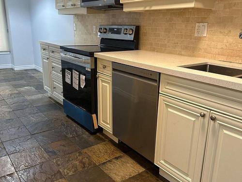 20-3420 South Millway, Mississauga, ON - Indoor Photo Showing Kitchen