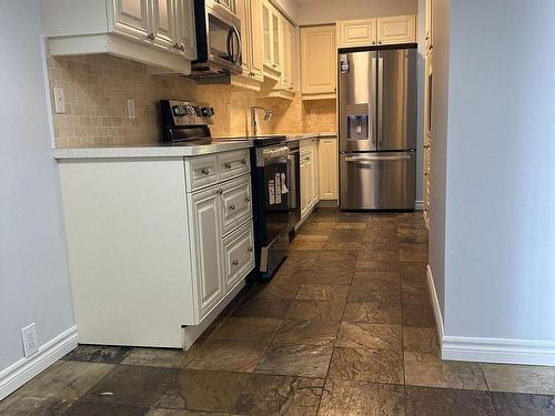 20-3420 South Millway, Mississauga, ON - Indoor Photo Showing Kitchen