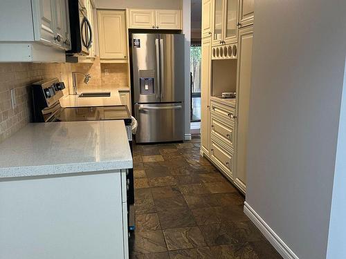 20-3420 South Millway, Mississauga, ON - Indoor Photo Showing Kitchen