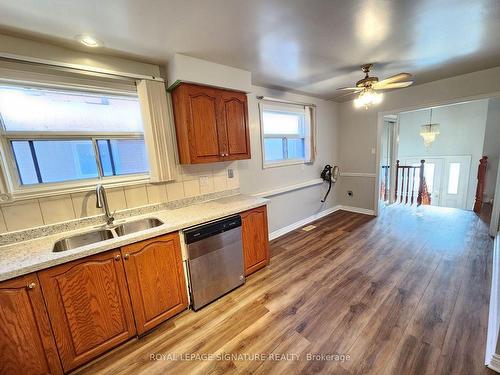 Main-2644 Windjammer Rd, Mississauga, ON - Indoor Photo Showing Kitchen With Double Sink