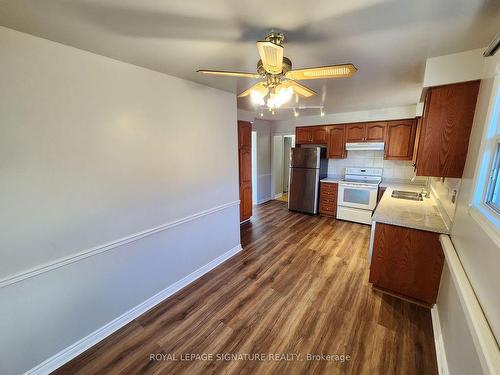 Main-2644 Windjammer Rd, Mississauga, ON - Indoor Photo Showing Kitchen With Double Sink