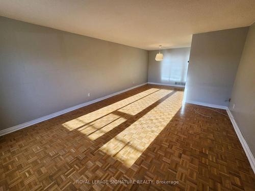 Main-2644 Windjammer Rd, Mississauga, ON - Indoor Photo Showing Other Room