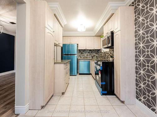 3376 Nighthawk Tr, Mississauga, ON - Indoor Photo Showing Kitchen