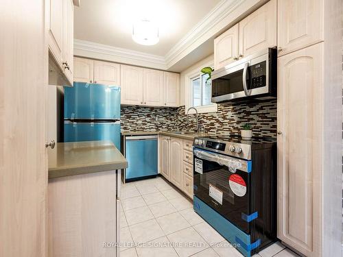 3376 Nighthawk Tr, Mississauga, ON - Indoor Photo Showing Kitchen With Stainless Steel Kitchen