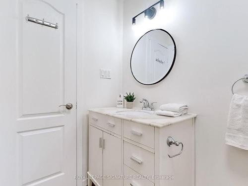 88 Mccraney St W, Oakville, ON - Indoor Photo Showing Bathroom