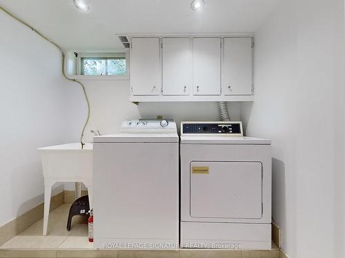 88 Mccraney St W, Oakville, ON - Indoor Photo Showing Laundry Room