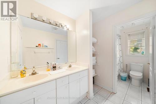 2166 Erin Centre Boulevard, Mississauga, ON - Indoor Photo Showing Bathroom