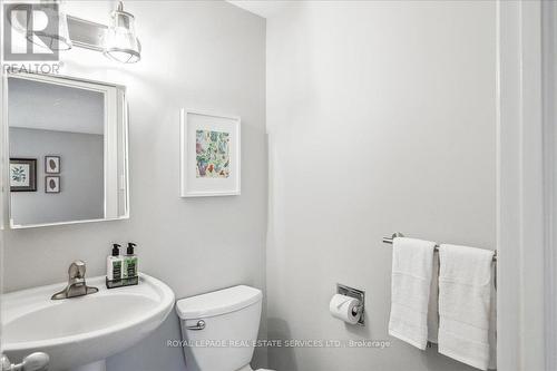 70 - 1080 Walden Circle, Mississauga, ON - Indoor Photo Showing Bathroom