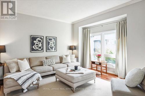 70 - 1080 Walden Circle, Mississauga, ON - Indoor Photo Showing Living Room