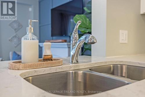 46 - 2040 Shore Road, London, ON - Indoor Photo Showing Kitchen With Double Sink