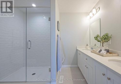 46 - 2040 Shore Road, London, ON - Indoor Photo Showing Bathroom