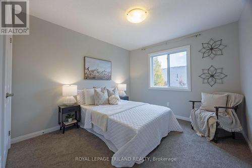 46 - 2040 Shore Road, London, ON - Indoor Photo Showing Bedroom