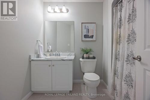 46 - 2040 Shore Road, London, ON - Indoor Photo Showing Bathroom