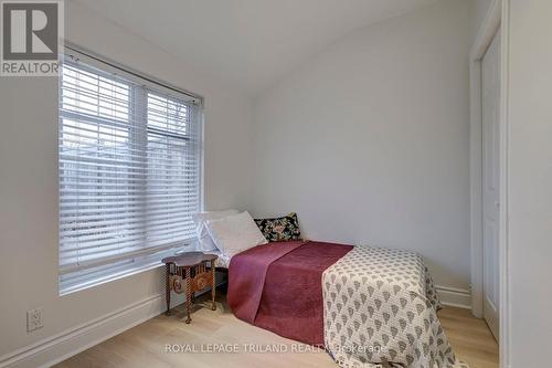 821 Queens Avenue, London, ON - Indoor Photo Showing Bedroom