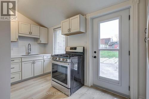 821 Queens Avenue, London, ON - Indoor Photo Showing Kitchen