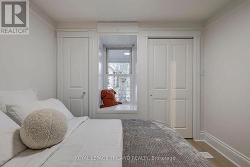 821 Queens Avenue, London, ON - Indoor Photo Showing Bedroom