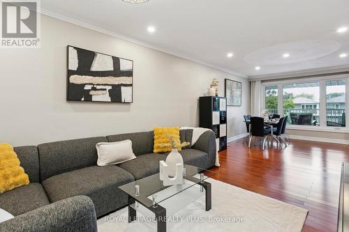 758 Greenore Road, Mississauga, ON - Indoor Photo Showing Living Room