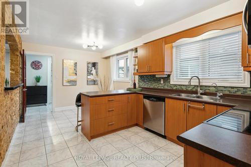 758 Greenore Road, Mississauga, ON - Indoor Photo Showing Kitchen With Double Sink